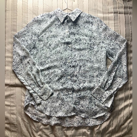 Philosophy Tops - Philosophy black and white patterned button down blouse. Modern pattern.